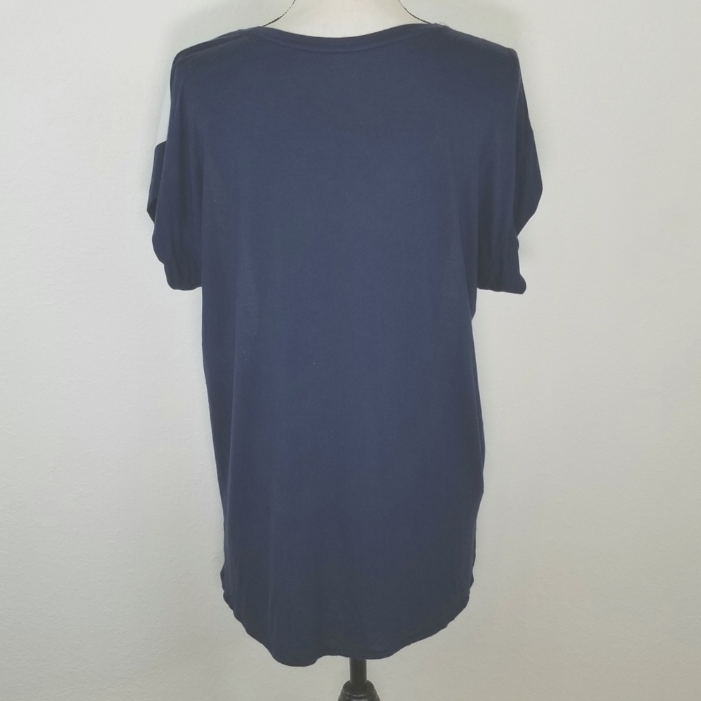 APT. 9 Paradise Graphic Blue & White Top, size M - Picture 3 of 5